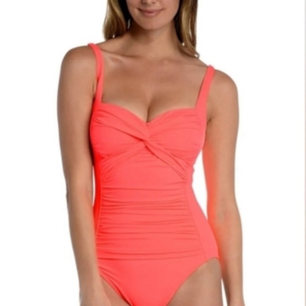 LA BLANCA 🆕 Island Goddess Twist Shirred 1-piece. Hot
Coral, 🔥 for Curves. Sz 14
